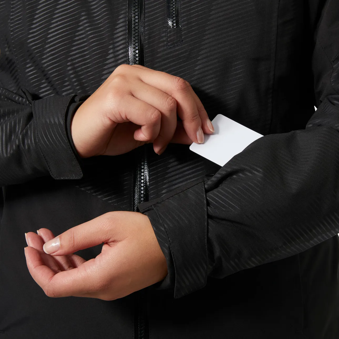 *NEW* Helly Hansen Black Embos Val d'sere 3.0 Womens Ski Jacket *NEW* Helly Hansen Black Embos Val d'sere 3.0 Womens Ski Jacket